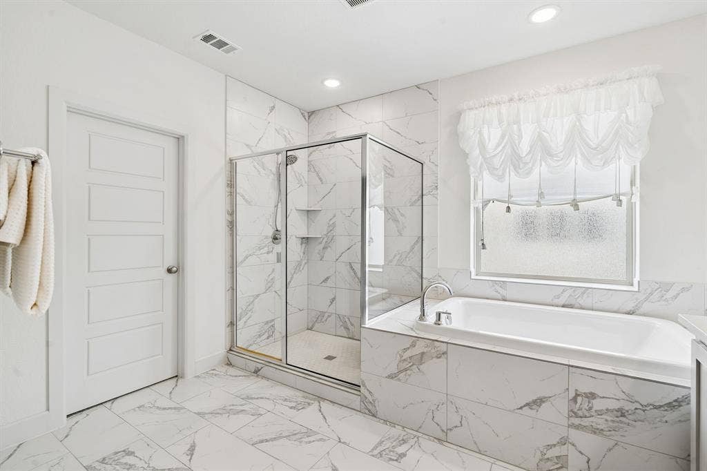 648 Courtyard Lane, Irving, TX 75039 648 Courtyard Lane, Irving, TX 75039