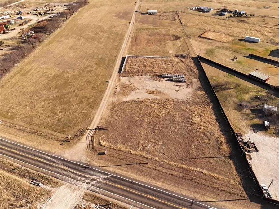 Property photo for 5014 E FM 875 Road, Waxahachie, TX