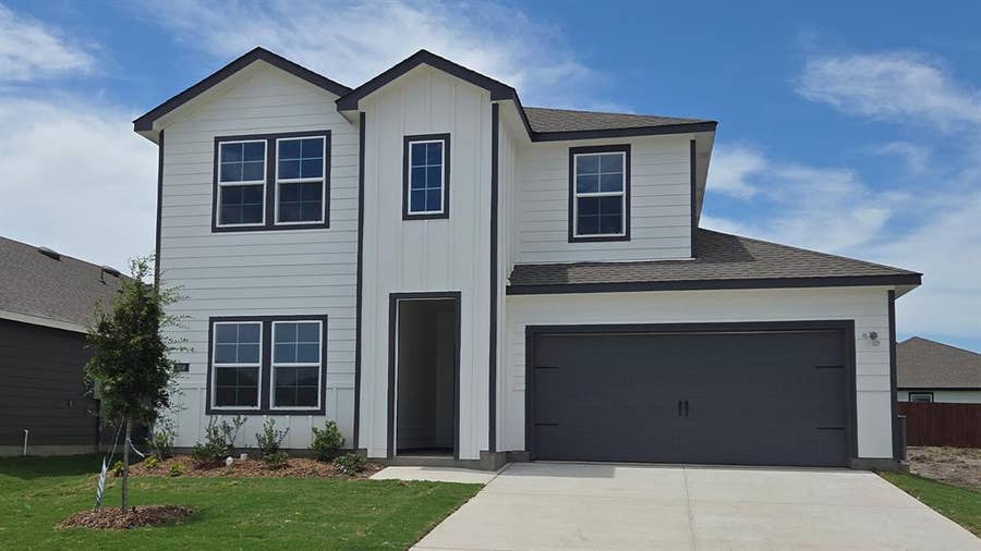 Property photo for 208 Whispering Pine Drive, Royse City, TX