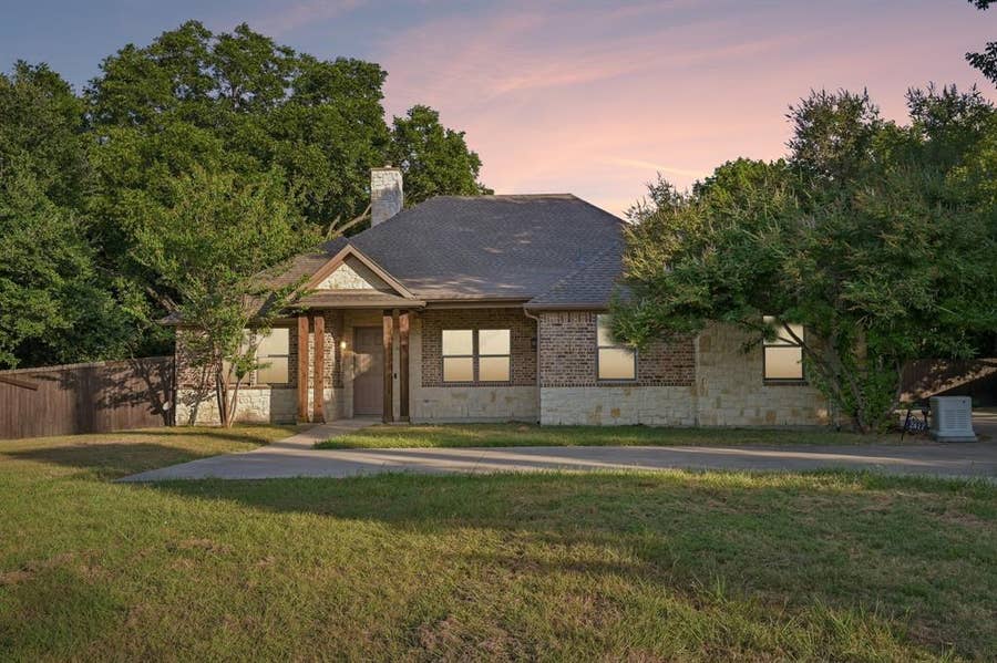 Property photo for 2617 Kirby Road, Rowlett, TX
