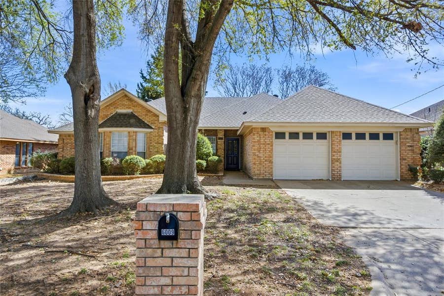 Property photo for 6009 Kenilworth Drive, Arlington, TX