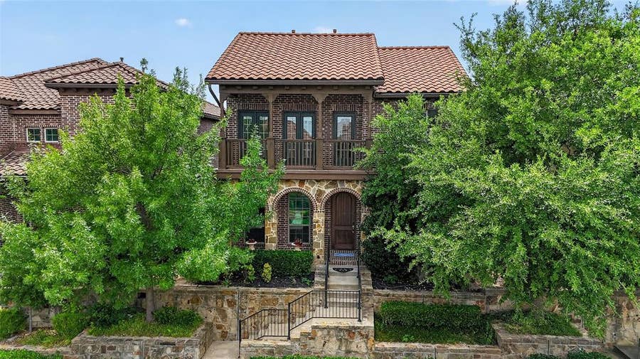 Property photo for 7031 Nueces Drive, Irving, TX