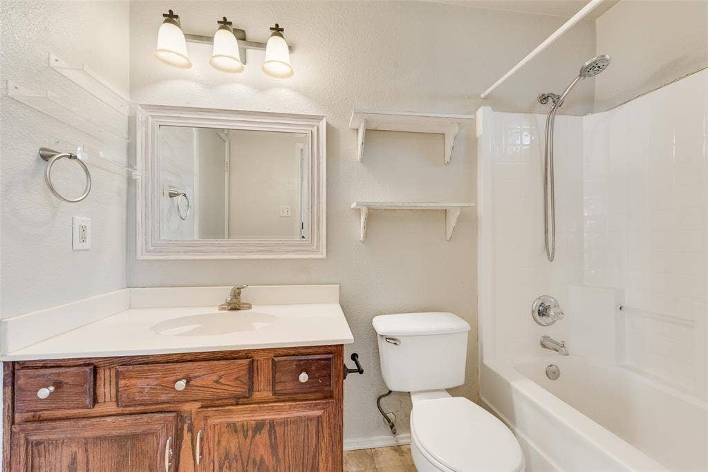 1214 Misty Meadow Drive, Midlothian, TX 76065
