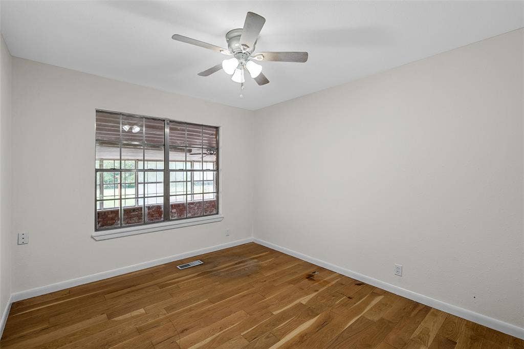 7483 Gholson Road, Waco, TX 76705