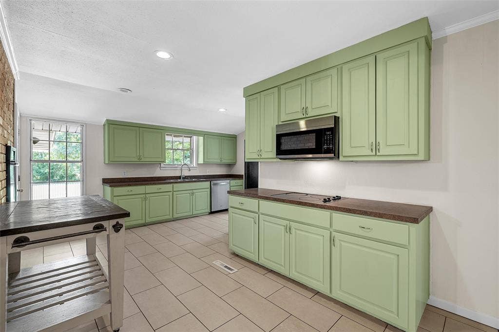 7483 Gholson Road, Waco, TX 76705