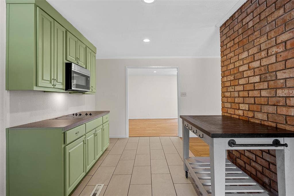 7483 Gholson Road, Waco, TX 76705