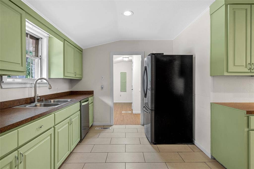 7483 Gholson Road, Waco, TX 76705