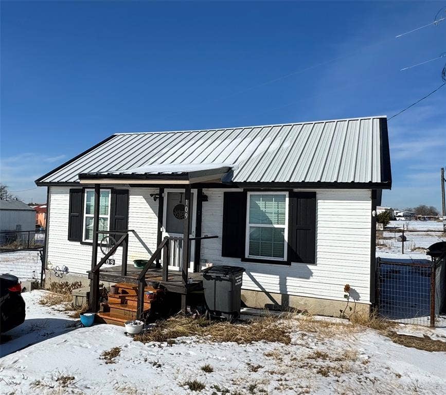 Property photo for 109 W Morning Dove Drive, Azle, TX