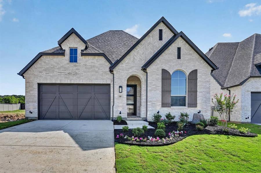 Property photo for 9809 Oak Glade Drive, Denton, TX