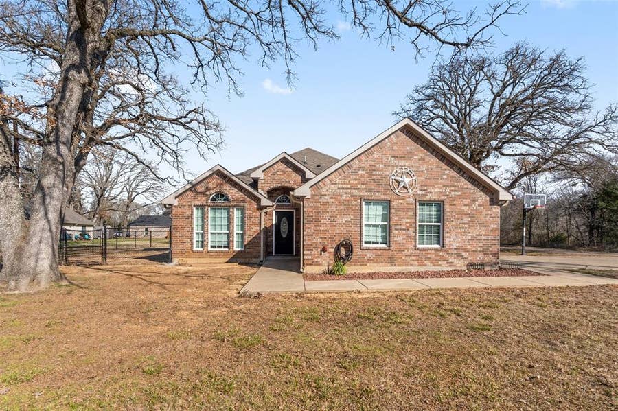 Property photo for 101 Driftwood Drive, Trinidad, TX