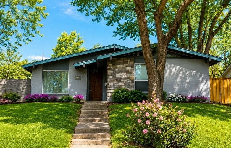 Property photo for 10505 Swallow Lane, Dallas, TX