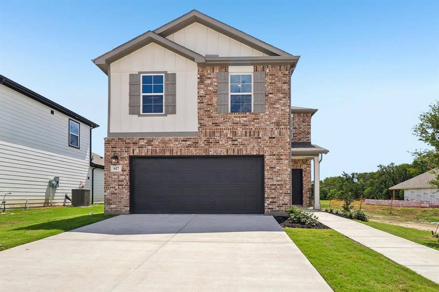 Property photo for 617 Teardrop Court, Royse City, TX