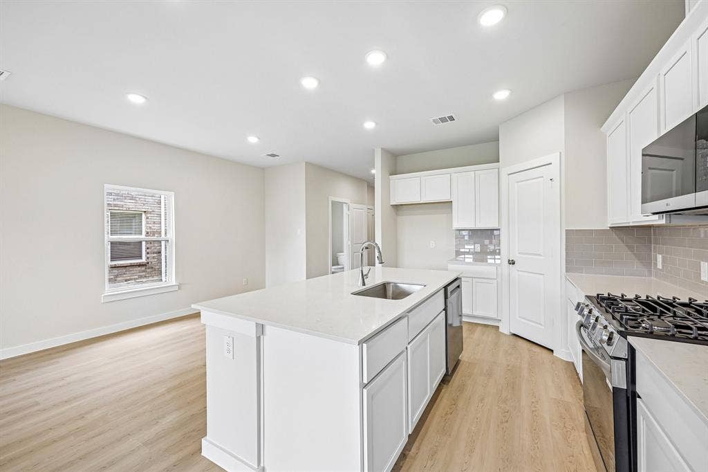 720 Ashley Gardens Drive, Forney, TX 75126 720 Ashley Gardens Drive, Forney, TX 75126
