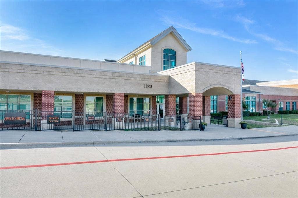 Elementary_School_No_Name (1)
