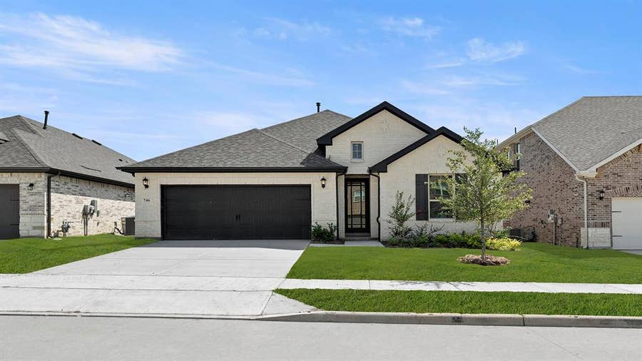 Property photo for 746 Grand Dale Drive, Lavon, TX
