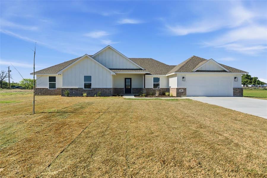 Property photo for 248 Yawney Drive, Lipan, TX