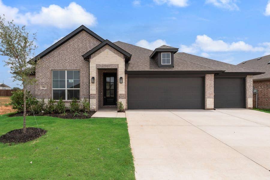 Property photo for 284 Coronado Court, Granbury, TX
