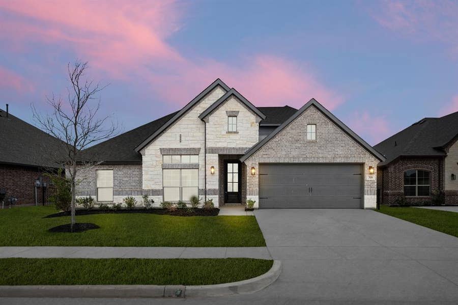 Property photo for 318 Bowrider Lane, Granbury, TX