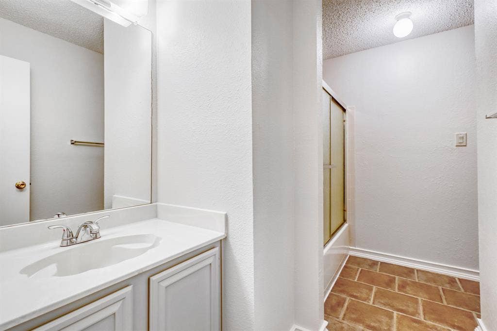 2112 Meadowview Drive, Corinth, TX 76210