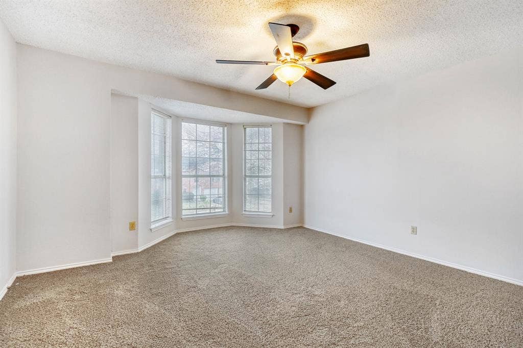 2112 Meadowview Drive, Corinth, TX 76210