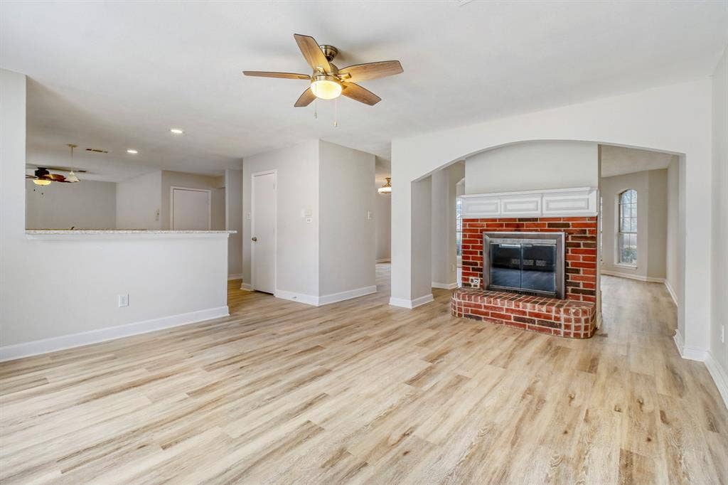 2112 Meadowview Drive, Corinth, TX 76210