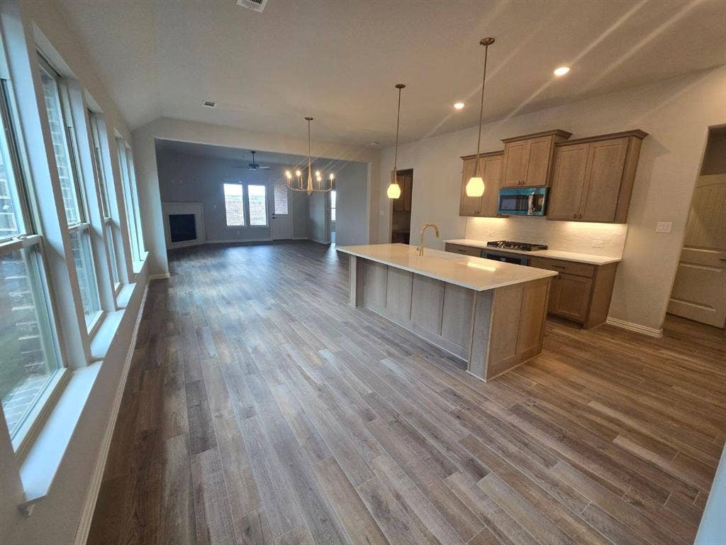 15060 Green Bluff Drive, Aledo, TX 76008 15060 Green Bluff Drive, Aledo, TX 76008
