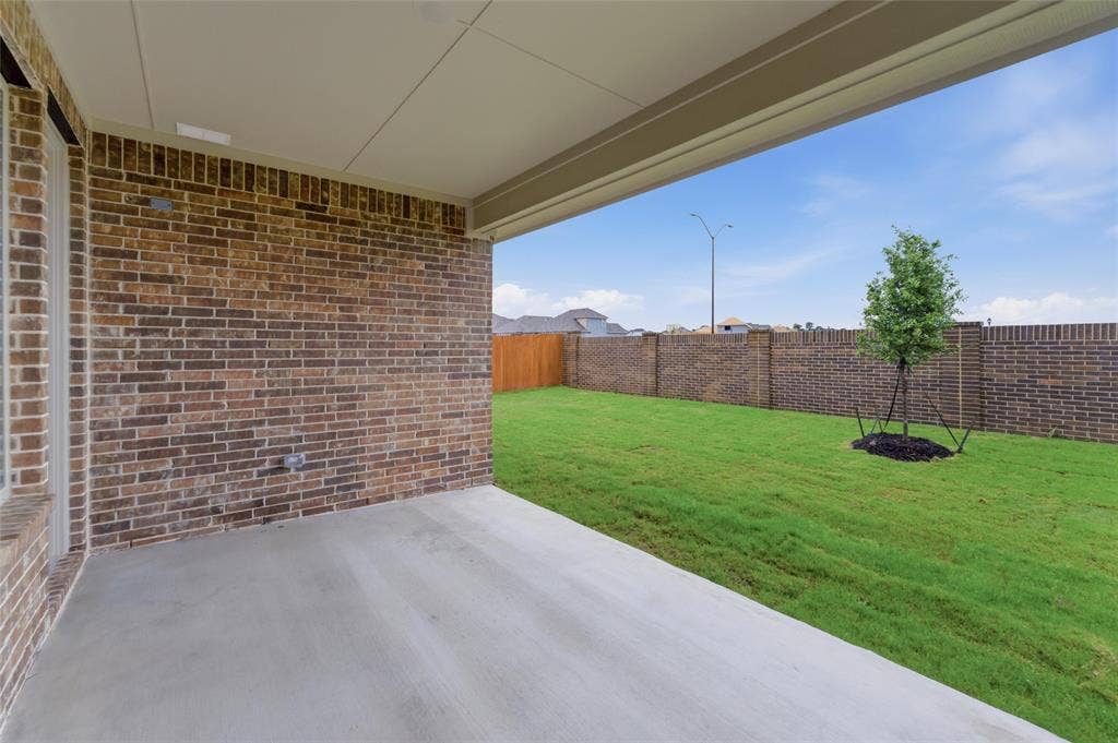 15056 Green Bluff Drive, Aledo, TX 76008 Covered patio with a concrete surface