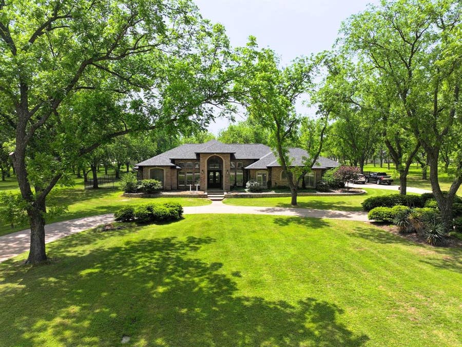 Property photo for 8810 S Hampton Drive, Granbury, TX
