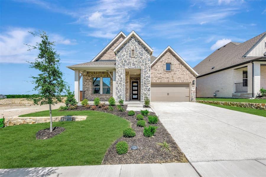 Property photo for 1419 Tenuta Drive, Fate, TX