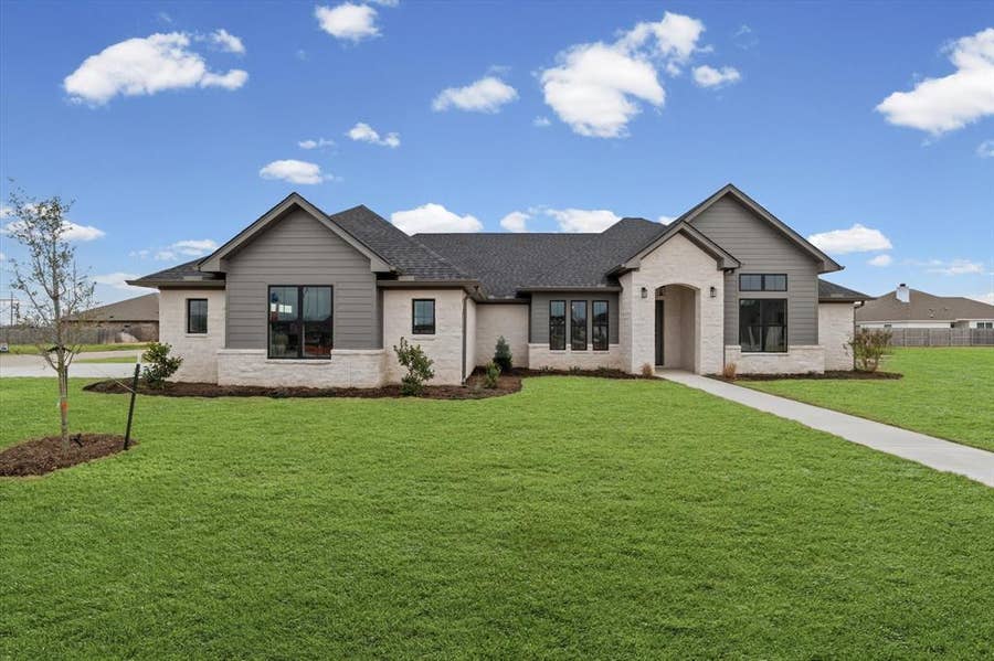 Property photo for 115 Cattail Court, Robinson, TX