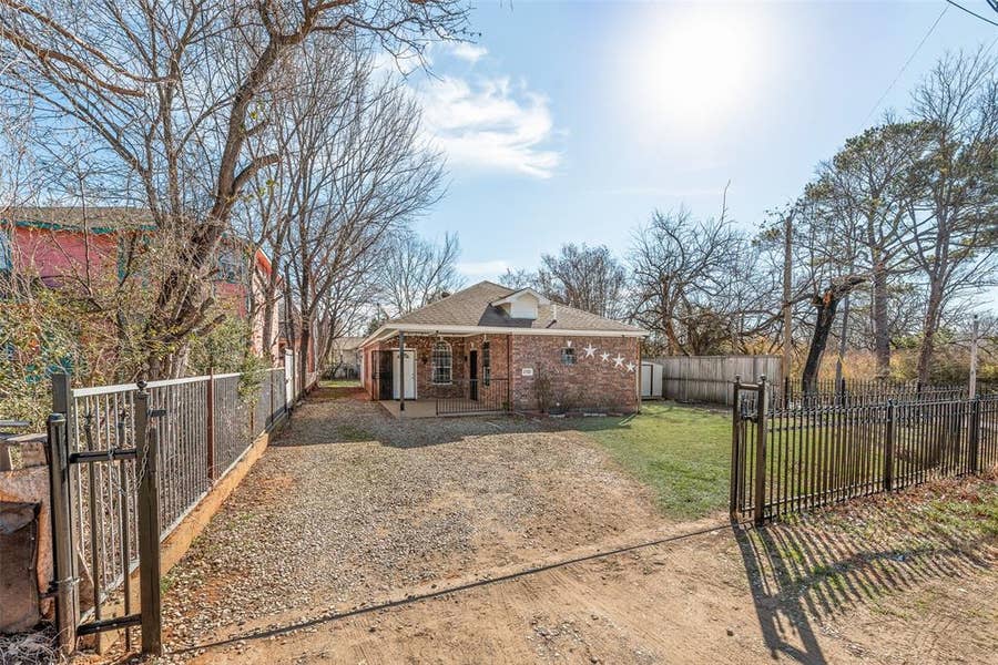 Property photo for 1732 Murdock, Dallas, TX