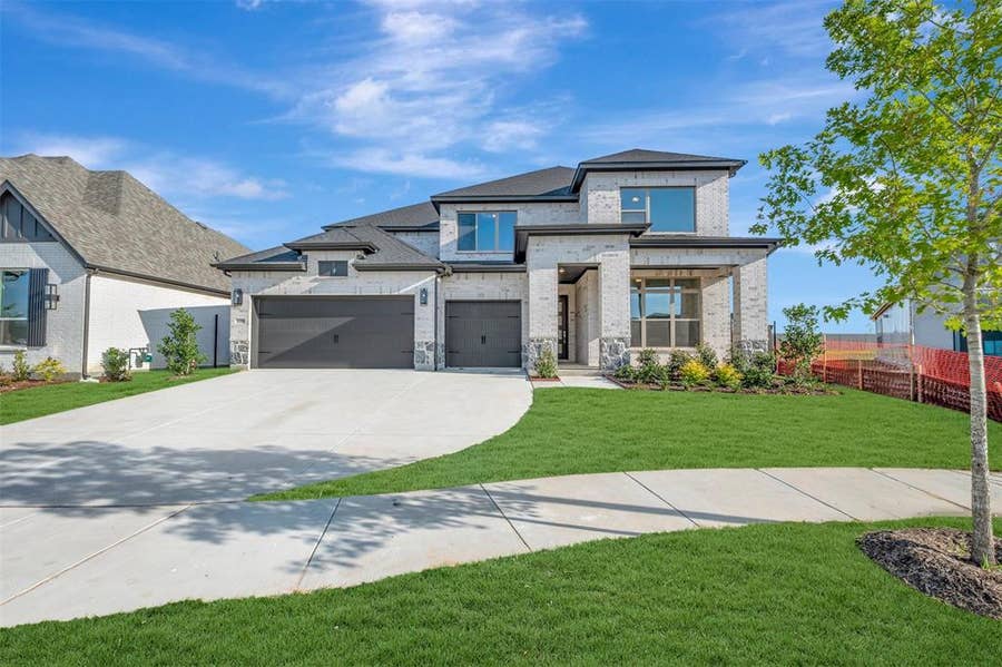Property photo for 3599 Redbud Fower Trail, Grand Prairie, TX