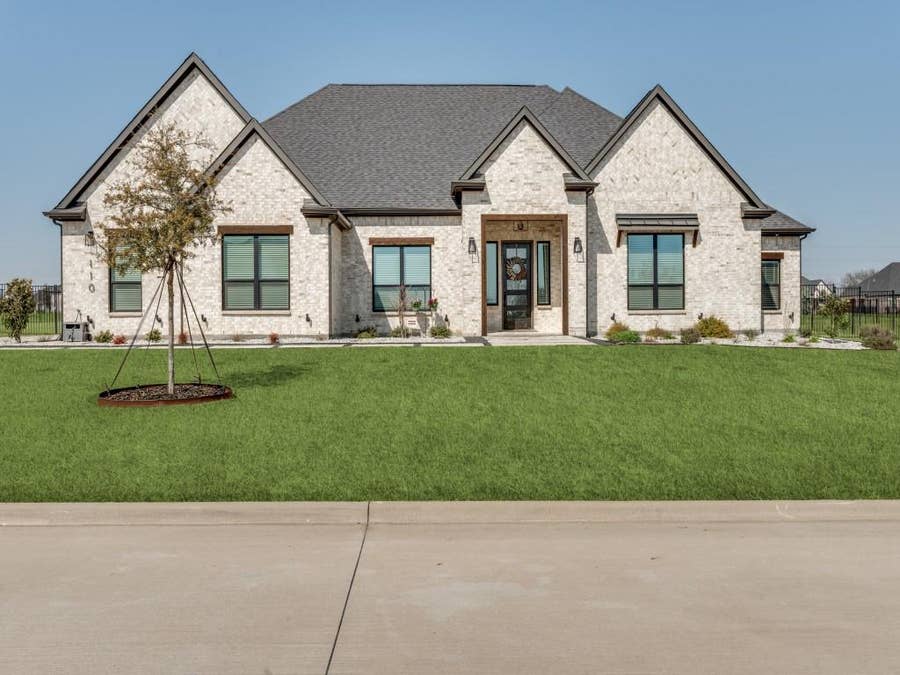 Property photo for 110 Buchanan Court, Weston, TX