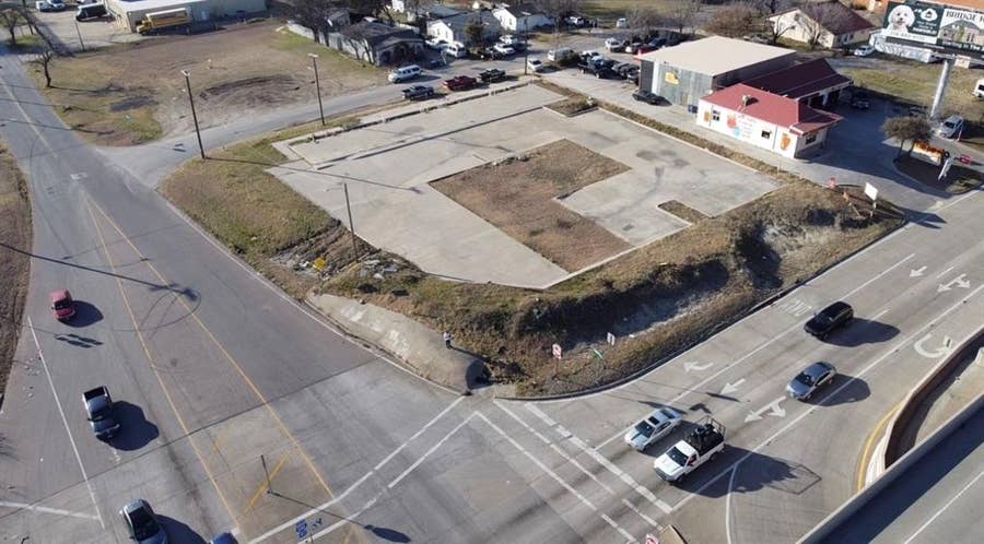 Property photo for 121 W Danieldale Road, Dallas, TX