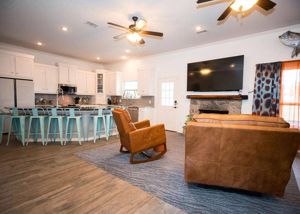 6401 Palomino Court, Athens, TX 75752 6401 Palomino Court, Athens, TX 75752