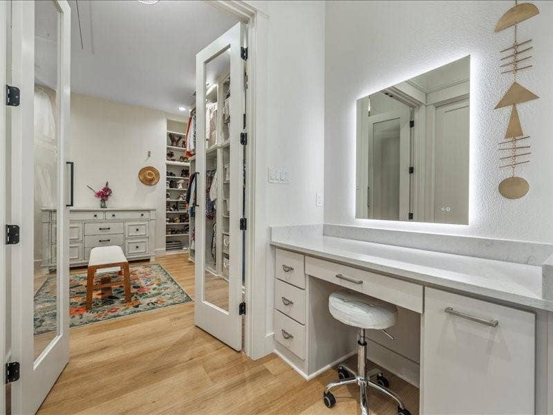 8701 Zebra Crossing, Larue, TX 75770 Entry to closet area