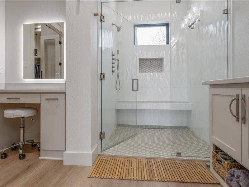 8701 Zebra Crossing, Larue, TX 75770 Dressing table