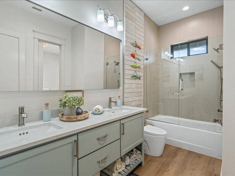 8701 Zebra Crossing, Larue, TX 75770 Full bathroom serving guest and Bedroom #3