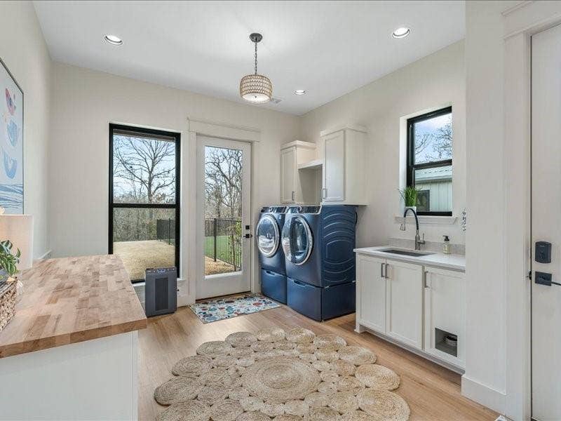 8701 Zebra Crossing, Larue, TX 75770 Large utility with sink