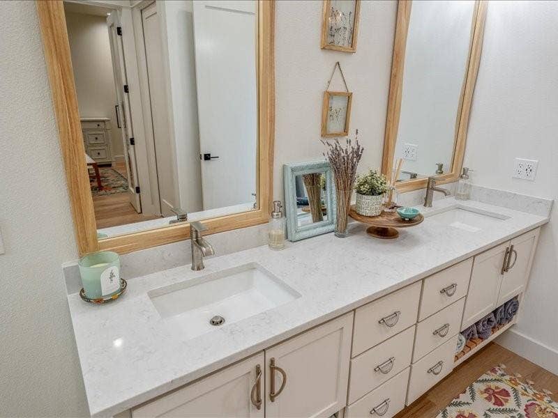 8701 Zebra Crossing, Larue, TX 75770 Master bathroom