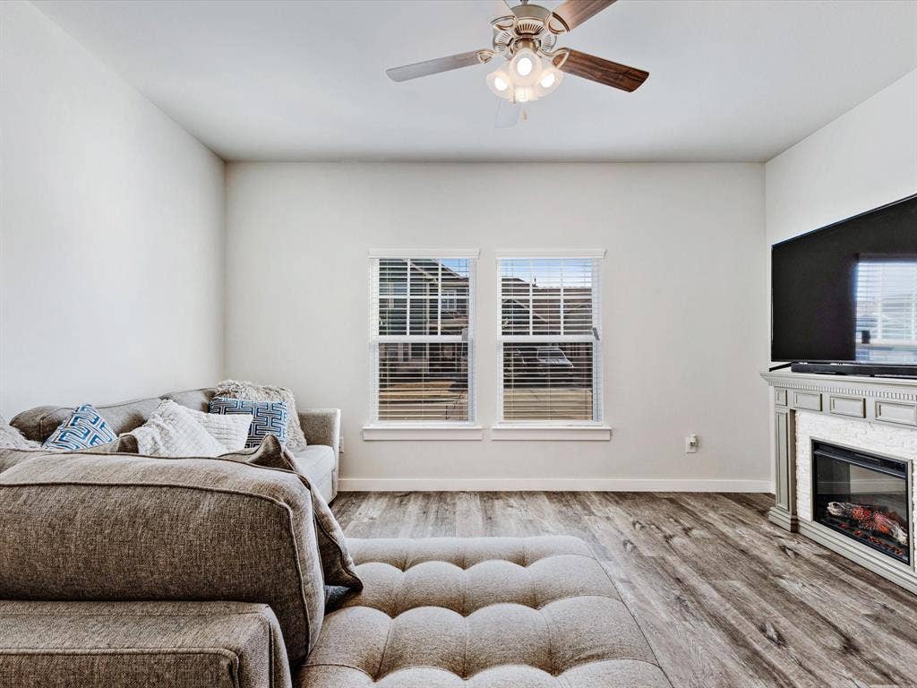 2105 Paxton Way, Denton, TX 76209