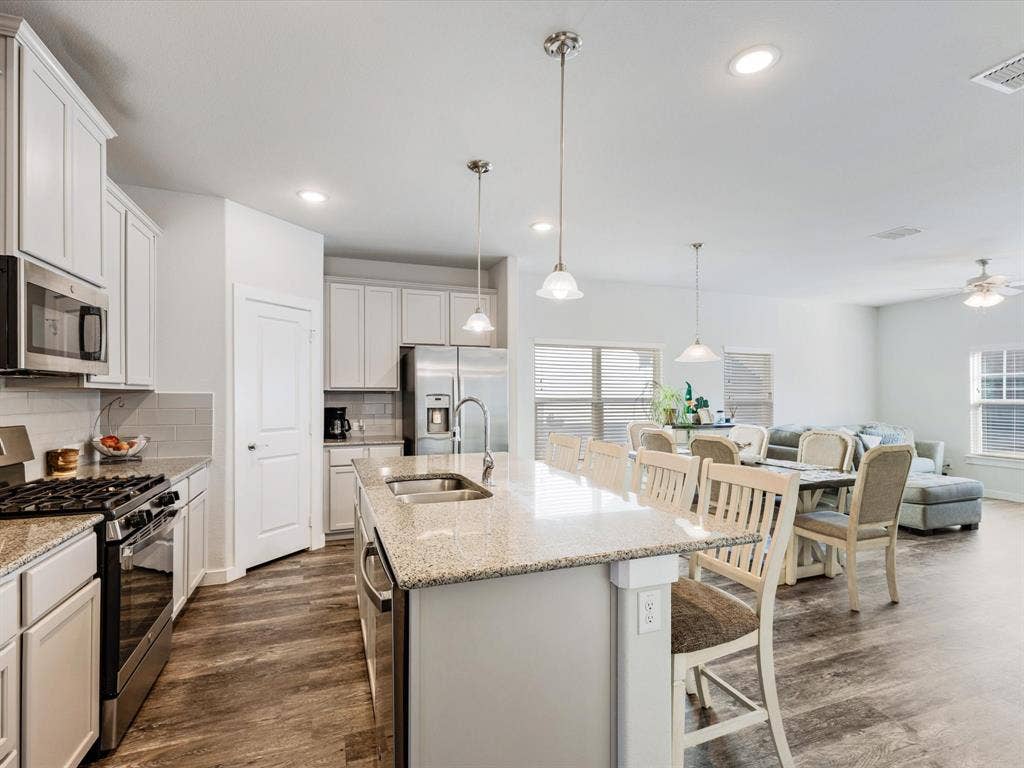2105 Paxton Way, Denton, TX 76209