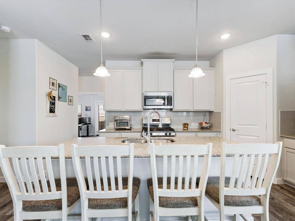 2105 Paxton Way, Denton, TX 76209