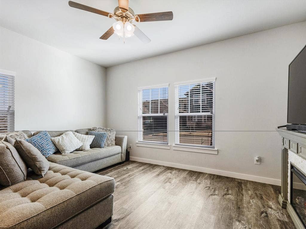 2105 Paxton Way, Denton, TX 76209
