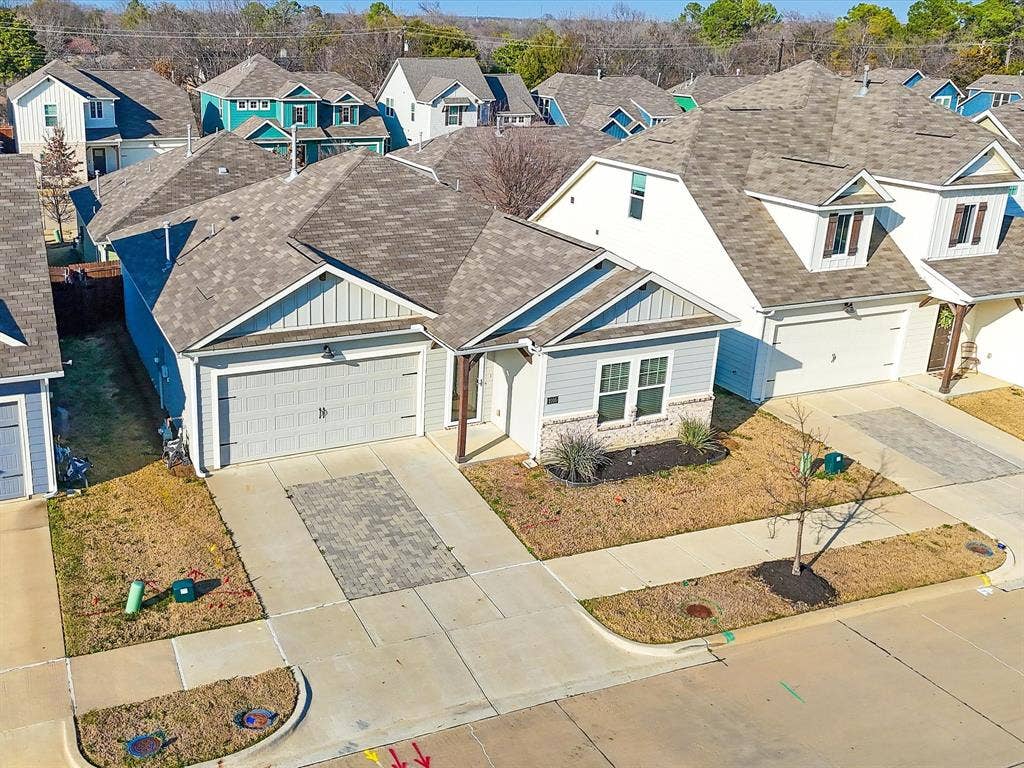 2105 Paxton Way, Denton, TX 76209