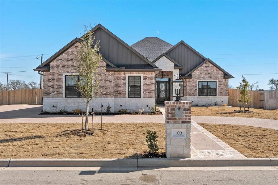 Property photo for 109 Water View Lane, Robinson, TX