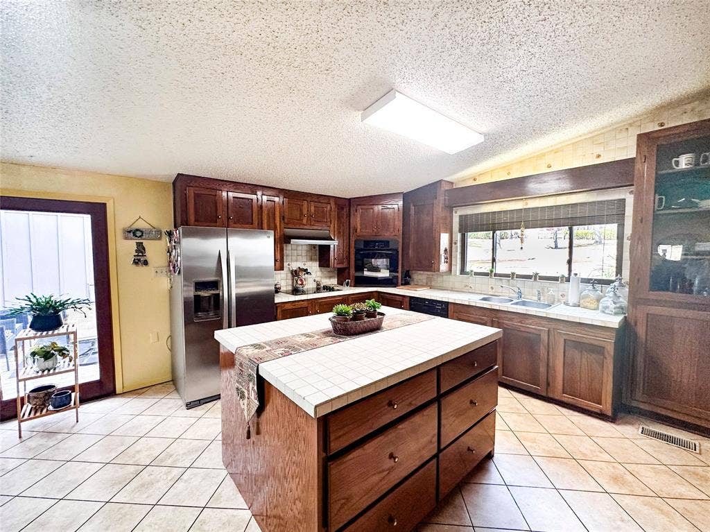 6791 Valley View Drive, Frankston, TX 75763 6791 Valley View Drive, Frankston, TX 75763