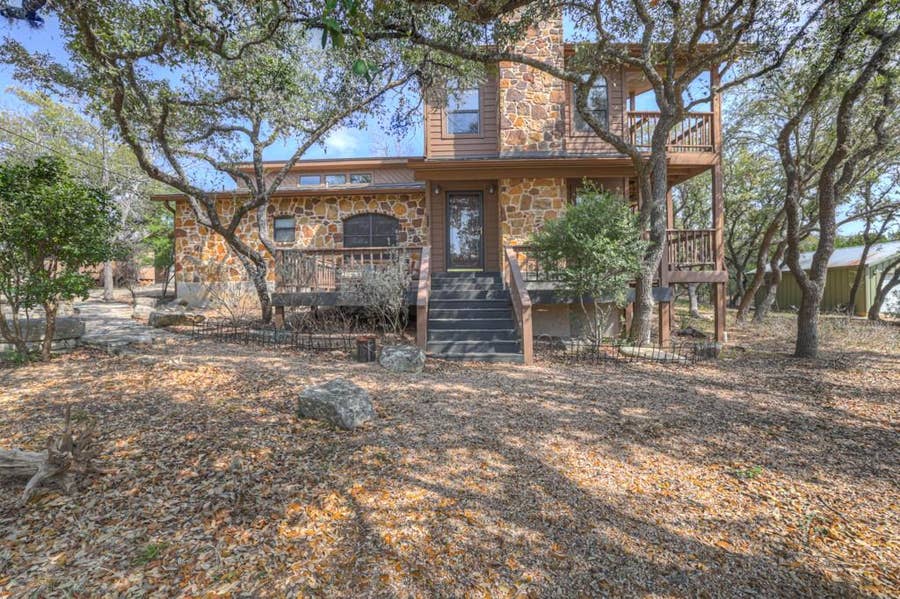 Property photo for 1560 Roadrunner Lane, Canyon Lake, TX