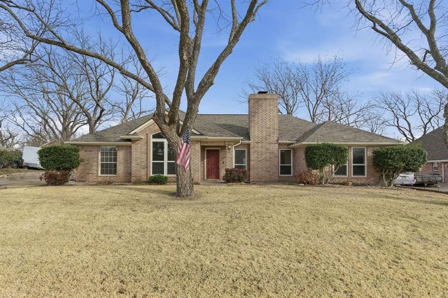 Property photo for 9607 Ravenswood Road, Granbury, TX