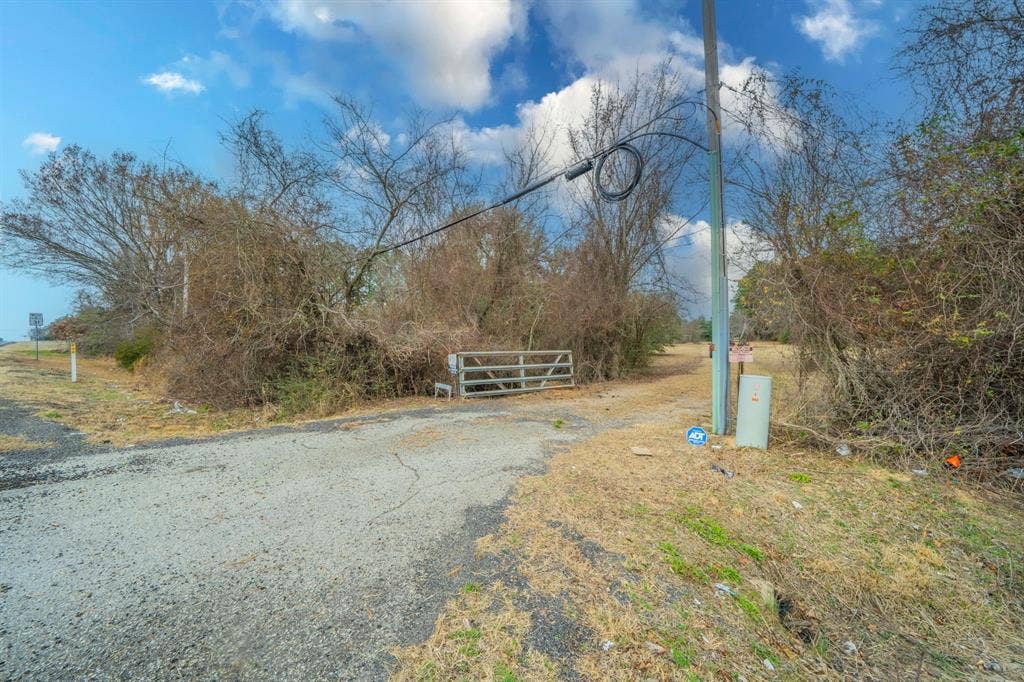 2315 State Hwy 31 E, Athens, TX 75752